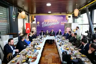 Albayrak'tan Eskişehir Belediyelerine Sert Eleştiriler