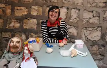 Yün Bebeklerle Hayata Dokunan Sanatçı