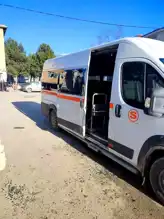 Ehliyetsiz Sürücü Okul Servisine Çarptı: Maddi Hasar