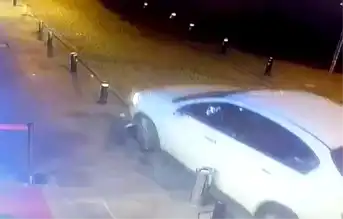 Eskişehir'de Kaçan Sürücü Yakalandı! Dubaya Çarpan Araç Kameralara Takıldı