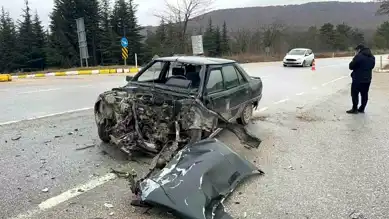 Eskişehir'de Çarpışma: 1 Yaralı, 2 Araç Hurda