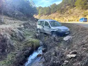 Eskişehir'de Şarampole Uçan Araç: Sürücü Yaralı