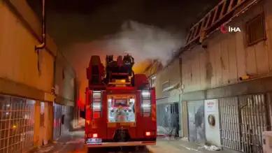 Sanayi Sitesinde Mobilya Atölyesi Yandı