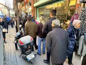 Eskişehir'de Ramazan Pidesi Kuyruğu