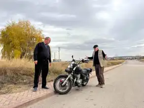 Terkedilmiş Motosiklet, Mahalle Esnafının Korumasında
