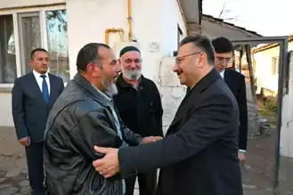 Vali, Şehit Ailesini Ziyaret Etti