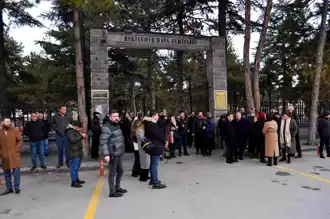 Dervişoğlu, Şehitleri Ziyaret Etmekte Gecikti