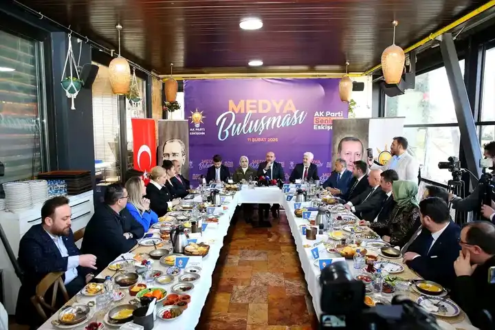 Albayrak'tan Eskişehir Belediyelerine Sert Eleştiriler