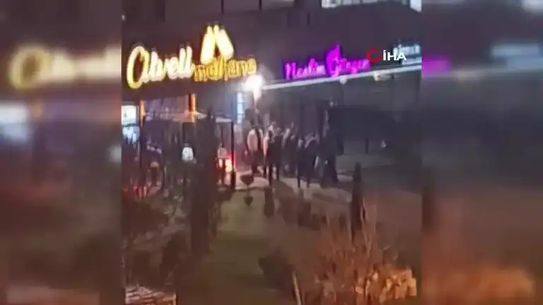 Alkollü Mekan Önünde Vahşet: Tekmelenen Adam