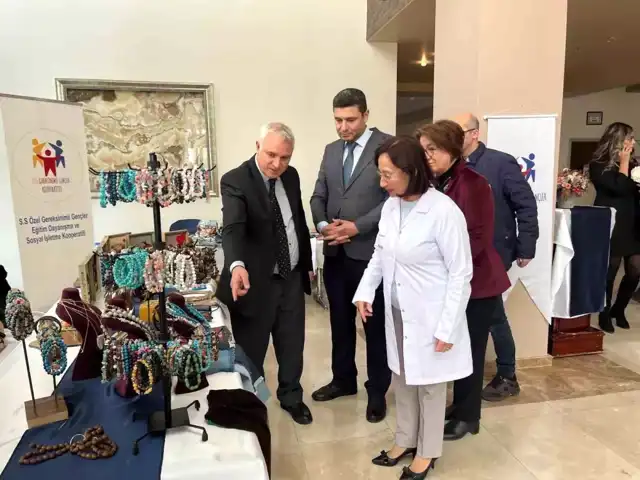 Engelli Öğrencilerin Eserleri Sergilendi