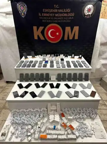 Büyük Kaçakçılık Operasyonu: 2 Milyon TL Değerinde Telefon Ele Geçirildi