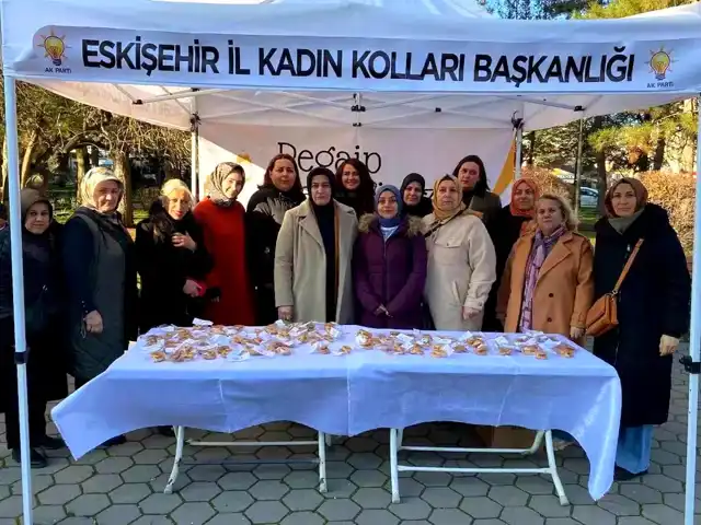 Eskişehir'de Regaip Kandili Kutlaması: AK Parti'den Simit Dağıtımı
