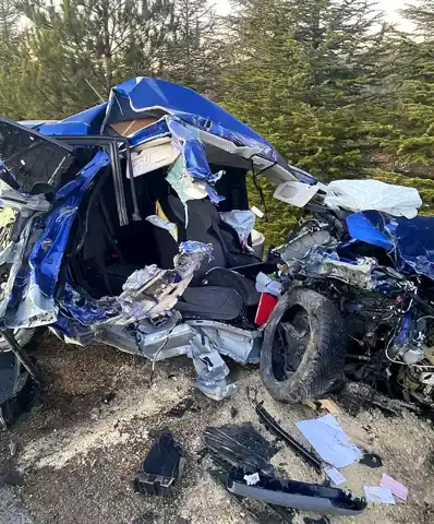 Eskişehir'de Ters Yönde Kaza: 1 Ölü, 2 Ağır Yaralı