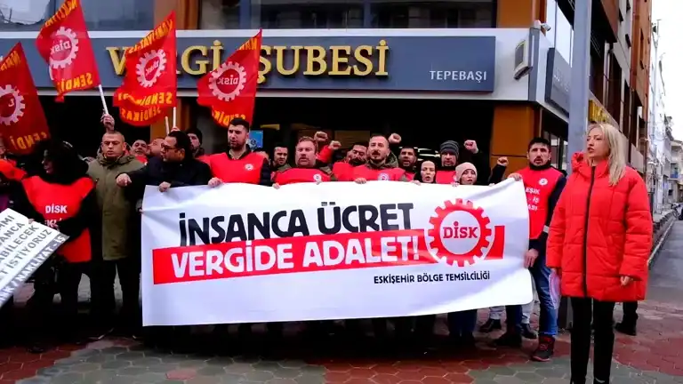 İşçilerden Vergide Adalet Çağrısı: DİSK Eylemde!