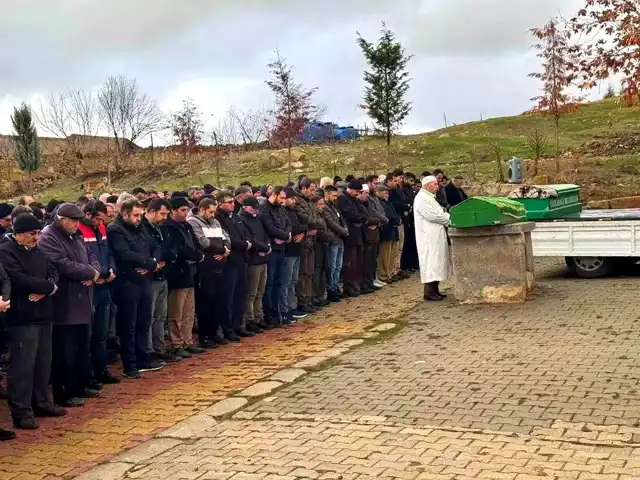 Eskişehir Kazasında Hayatını Kaybeden Çift Toprağa Verildi